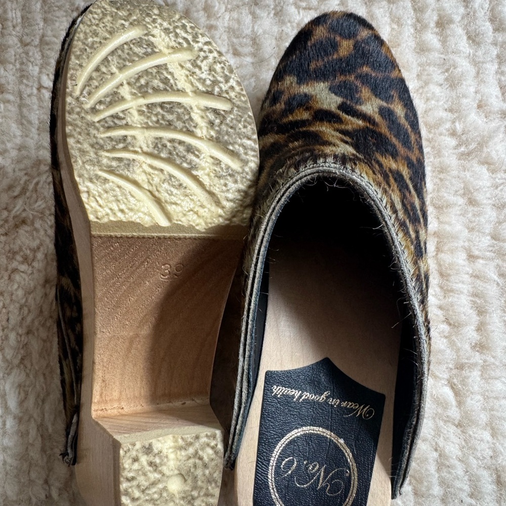 No. 6 Camo Leopard Pony Clogs 39 - Picture 5 of 7
